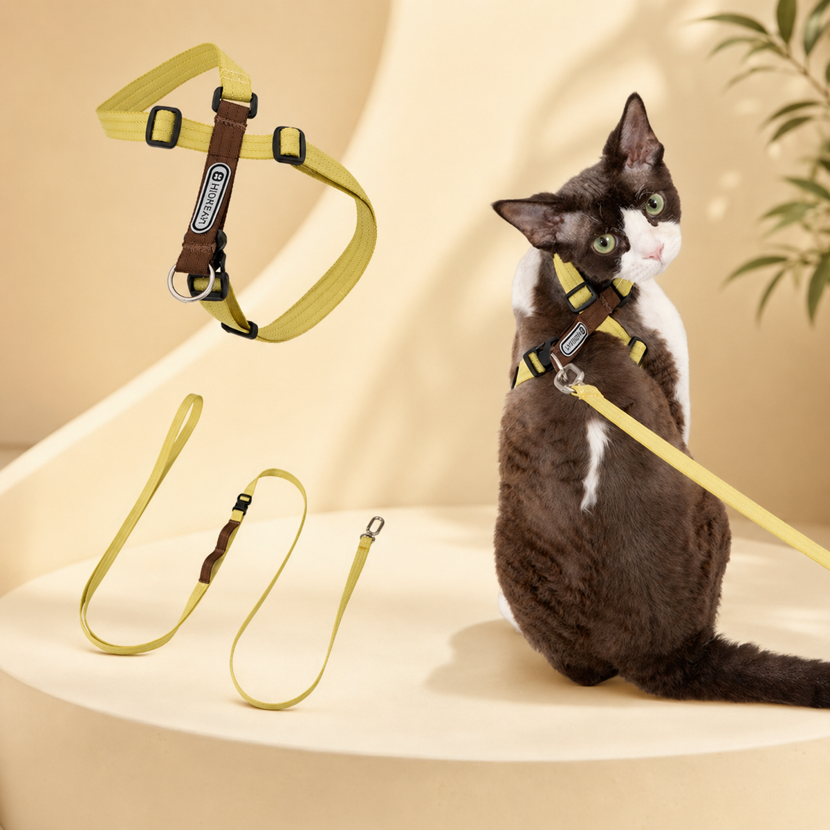 Yellow HD024019 figure-8 cat harness and leash set