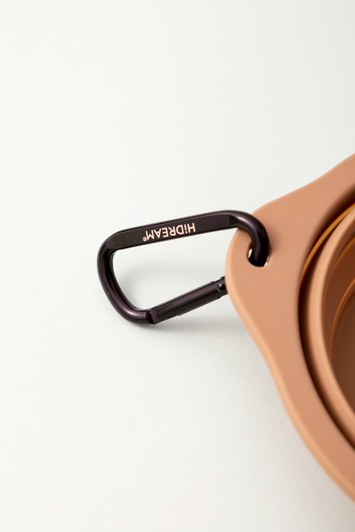Foldable silicone travel bowl with carabiner clip